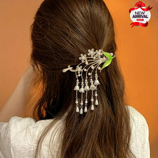 Beautiful White Tulip Hanging Tassel Hair Clip – Elegant Floral Charm