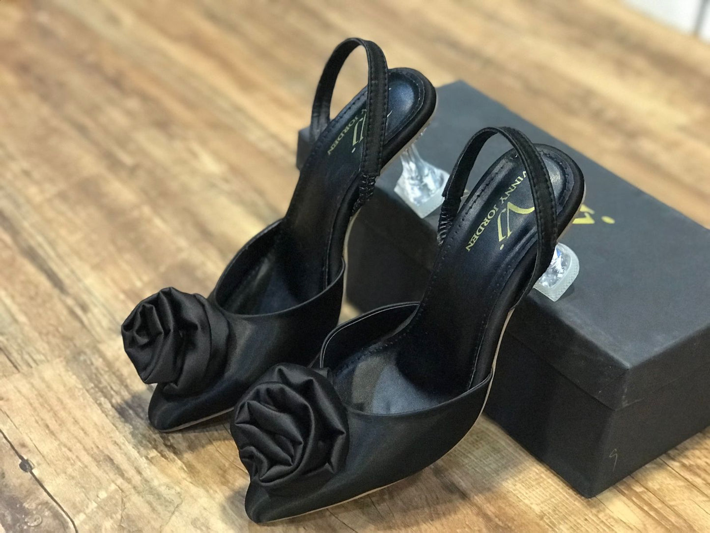 VJ Vinny Jordan Flower Heel – Elegant High Heels with Floral Detail