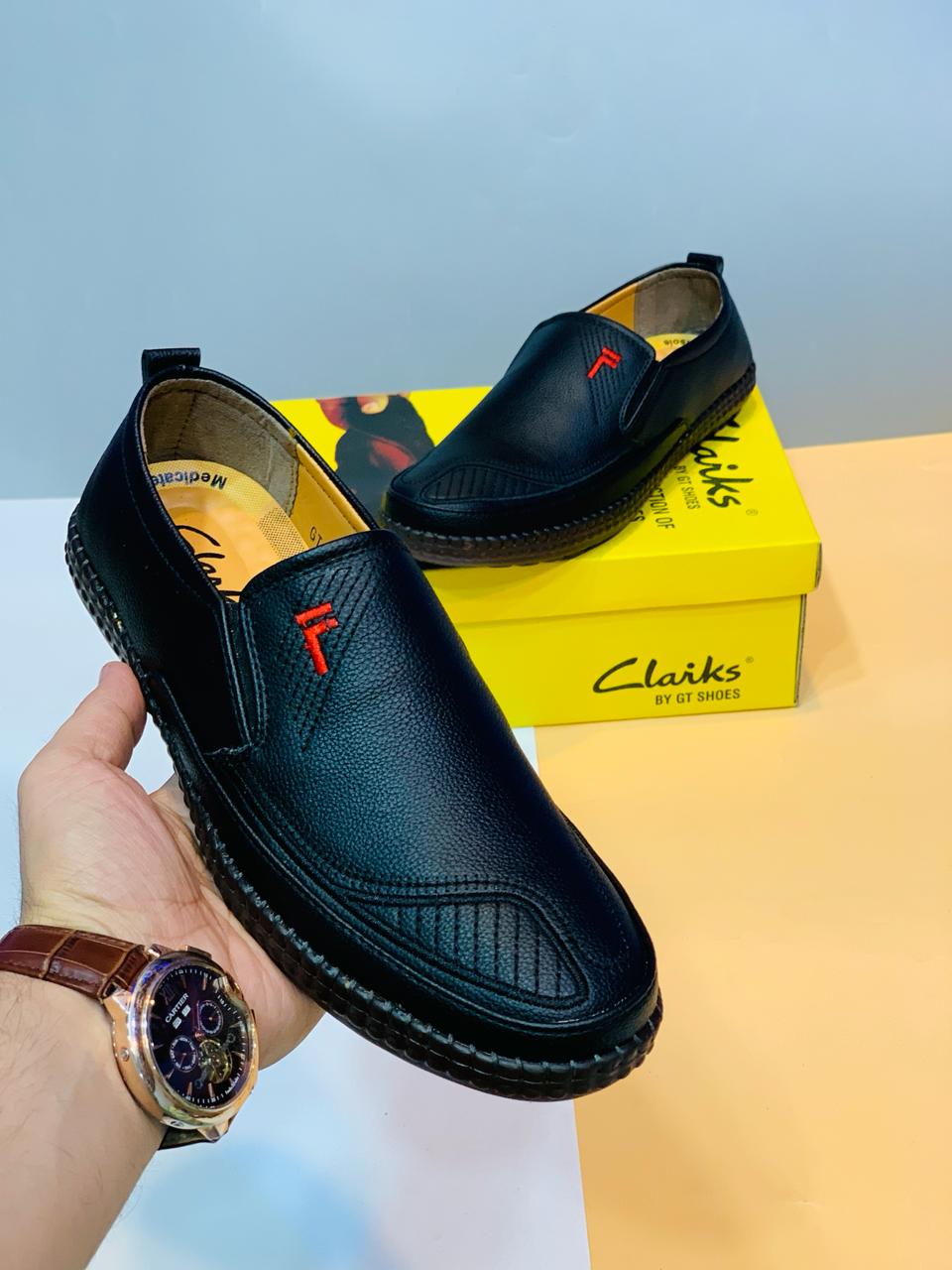 Clark Original Embroidered Leather Shoes – Elegance with a Touch of Art