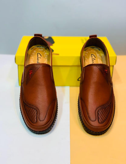 Clark Original Embroidered Leather Shoes – Elegance with a Touch of Art