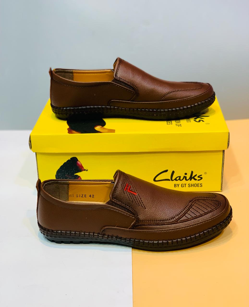 Clark Original Embroidered Leather Shoes – Elegance with a Touch of Art